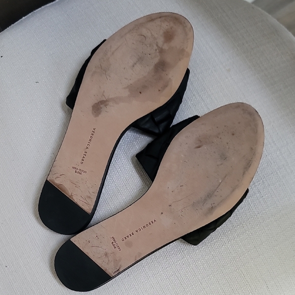 Veronica Beard Black Leather Slide - Picture 4 of 5